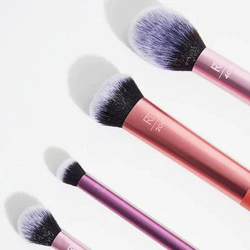 Real Techniques Everyday Essentials Brushes And Sponge Set